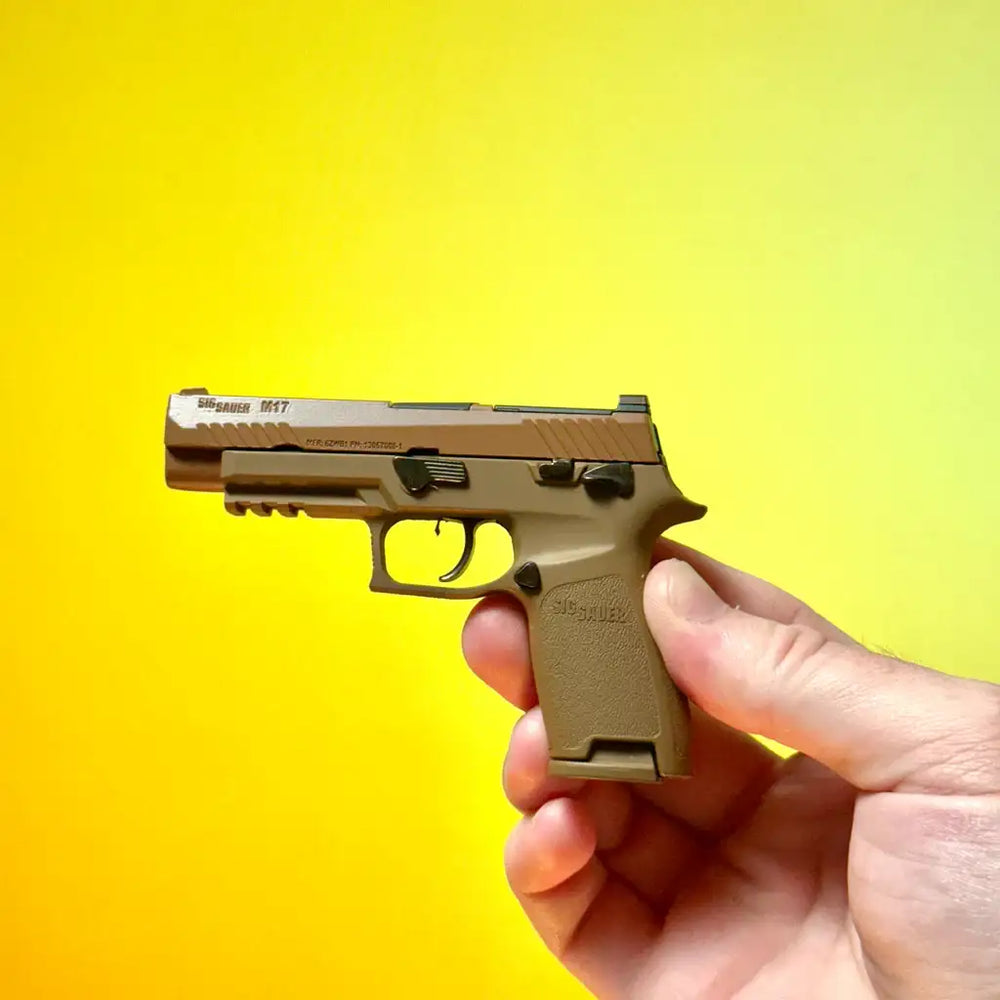 Goatguns - Mini Sig Sauer M17 Pistol - Coyote Tan - Replika Modell - Game-On.no