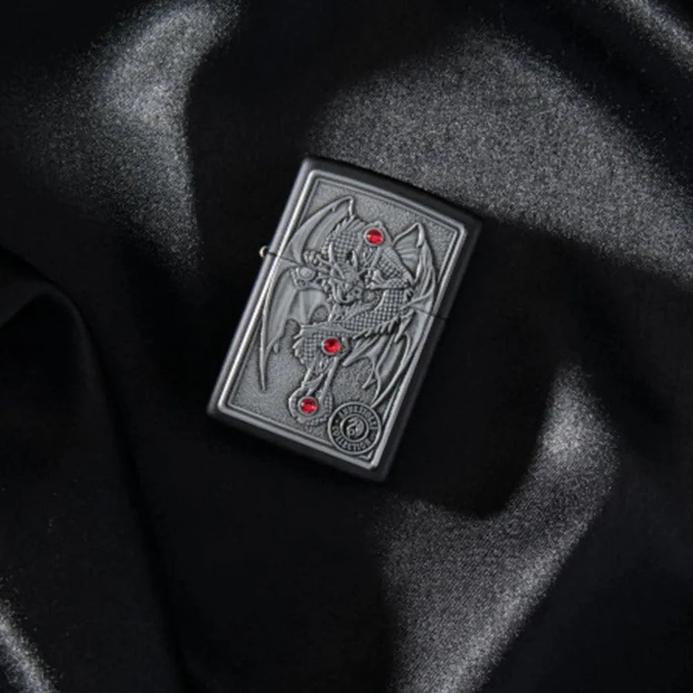 Anne Stokes Drage Motiv - Lighter - Game-On.no