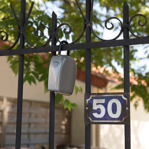 MasterLock - Vegg / Bøylemontert Nøkkelboks med 4-Sifret Kode - Game-On.no