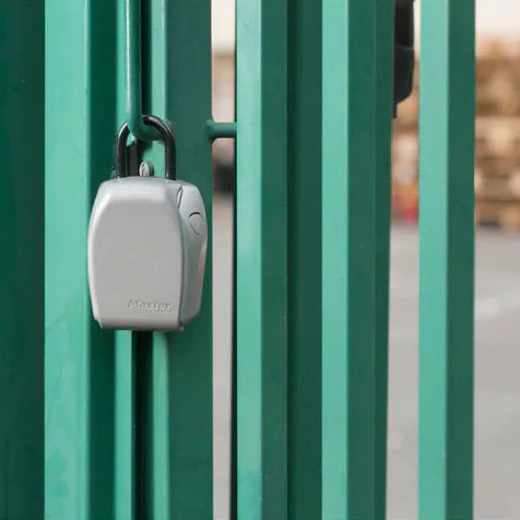 MasterLock - Vegg / Bøylemontert Nøkkelboks med 4-Sifret Kode - Game-On.no