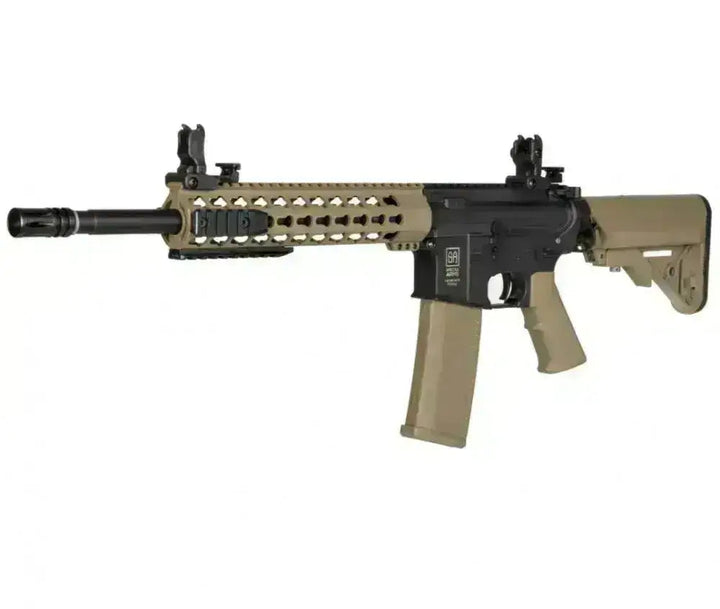 Specna Arms - F02 FLEX Elektrisk Softgunrifle - TAN/Svart - Game-On.no